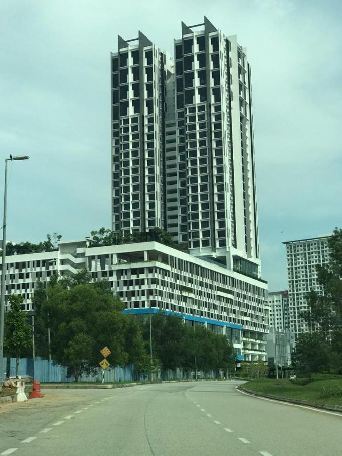 Kyra Homestay Centrus SOHO Cyberjaya *wifi&pool* Bagian luar foto