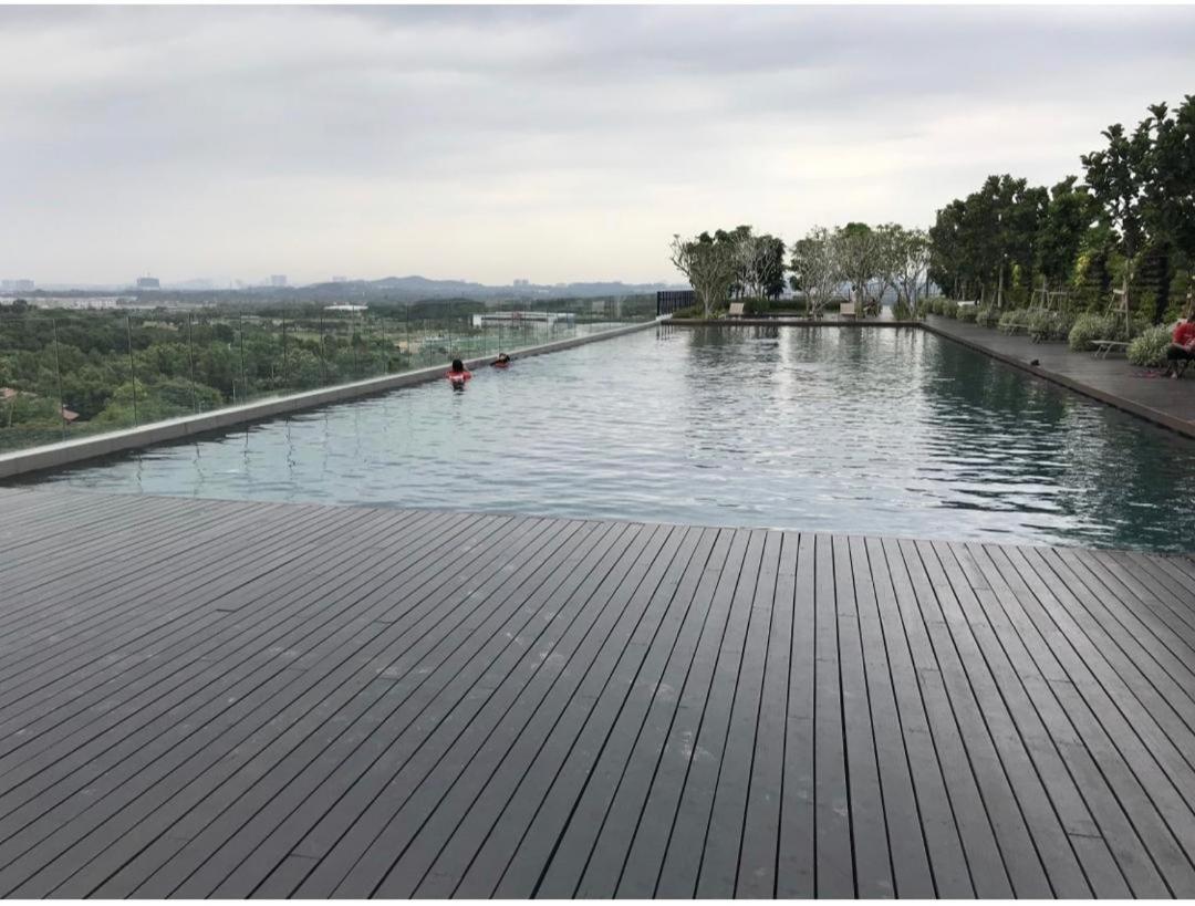 Kyra Homestay Centrus SOHO Cyberjaya *wifi&pool* Bagian luar foto